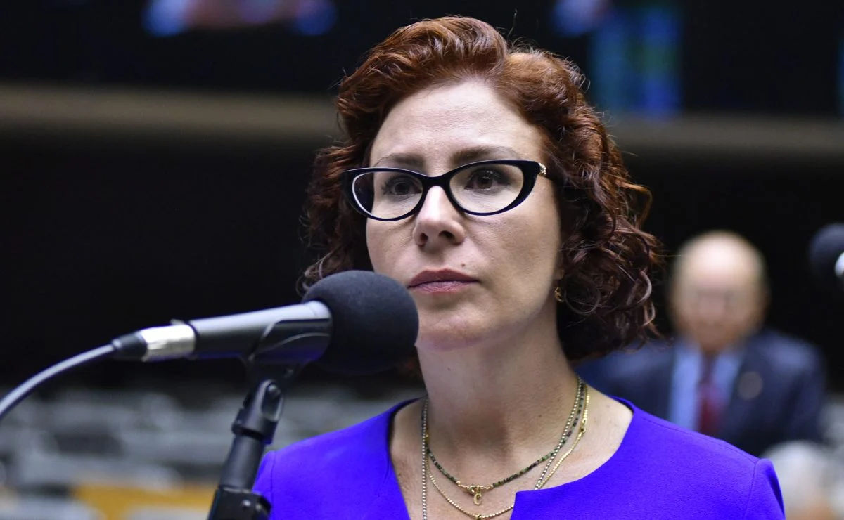 Moraes impede manobra de Zambelli e confirma julgamento sobre CNJ