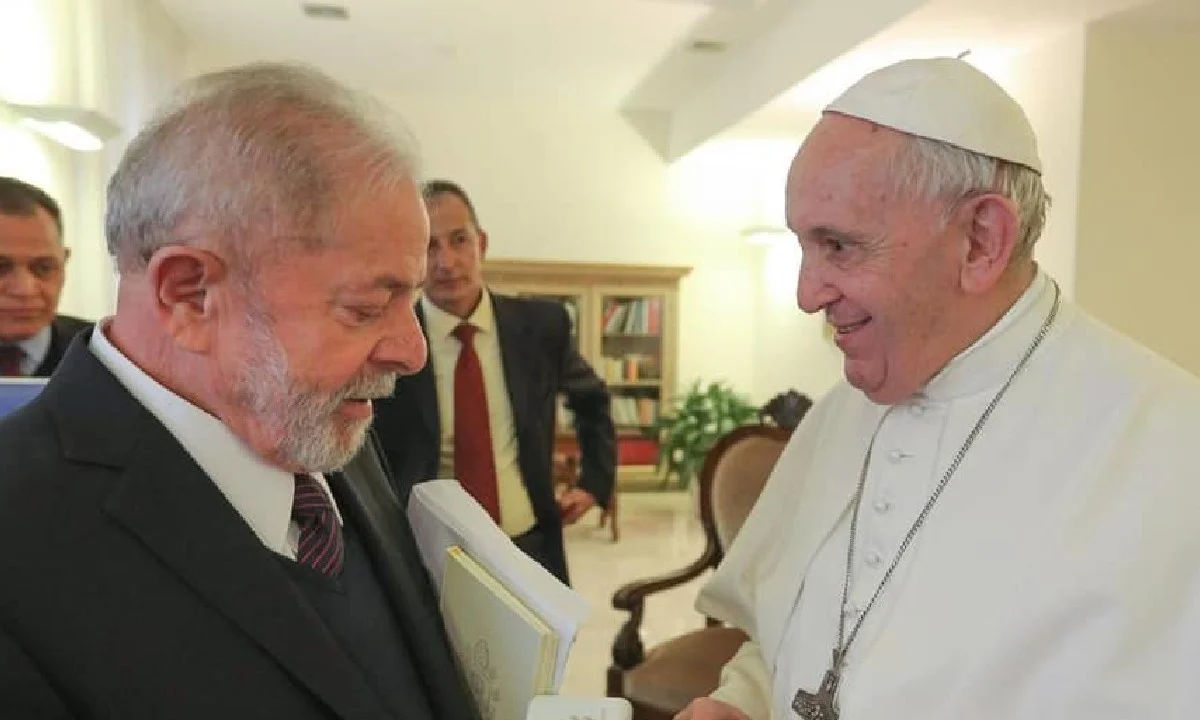 Janja, Barroso e parlamentares acompanham Lula ao funeral do Papa