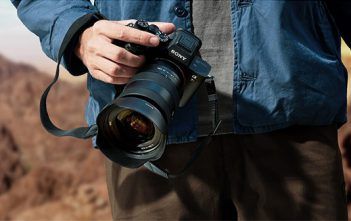 Sony Introduces the a7R IV, the World’s First 61MP Full-frame Camera Sony a7R IV in person's hand