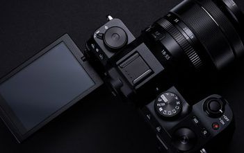 Fujifilm announces X-S10 hybrid mirrorless camera Fujifilm X-S10