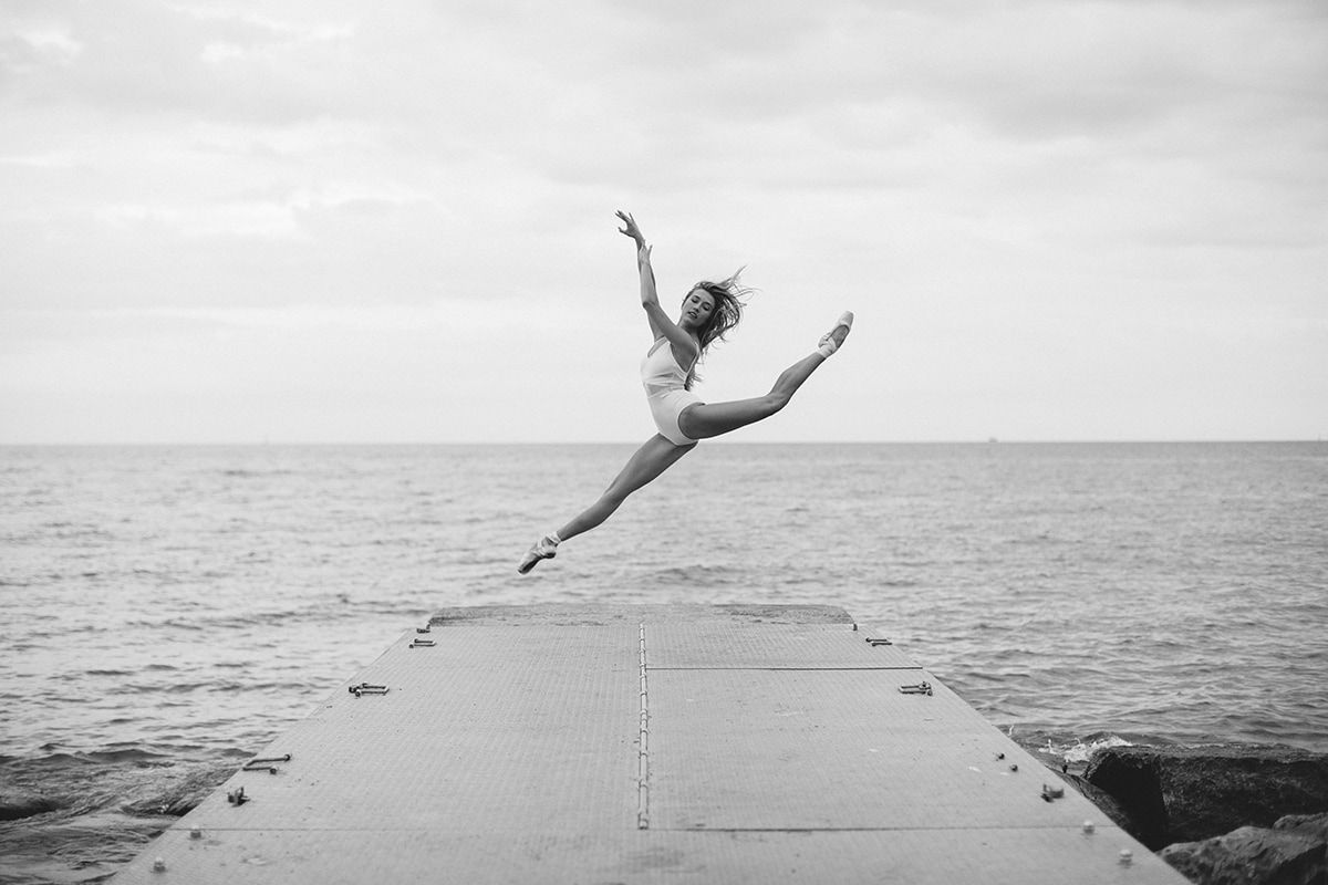 Dancer Leaping - Karolina Kuras