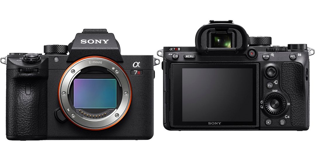 Sony a7R III front and back