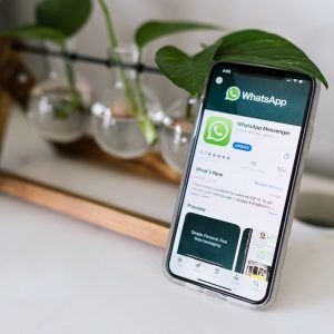 Smartphone with Whatsapp: Smartphone