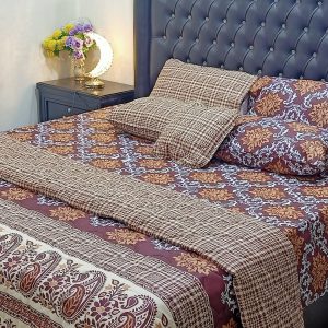 7 piece bed comforter set in maroon and yellow with flake design