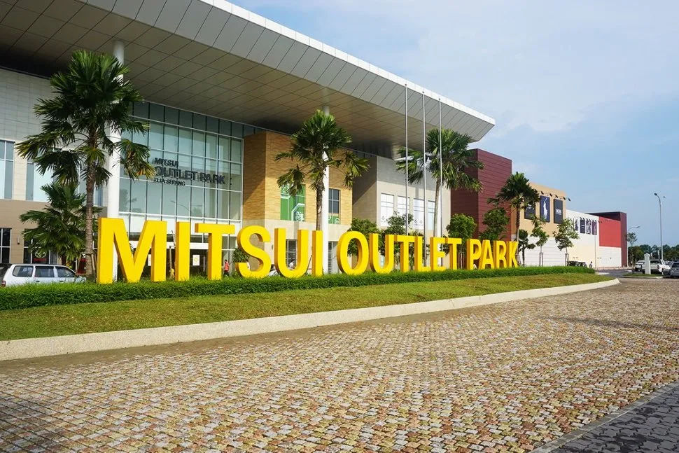 Rental car near Mitsui Outlet Park KLIA Sepang