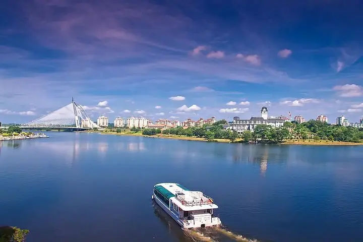 Putrajaya Lake
