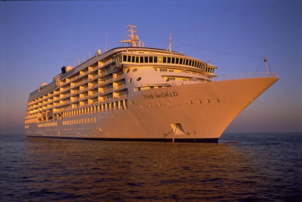 Cruise Ship