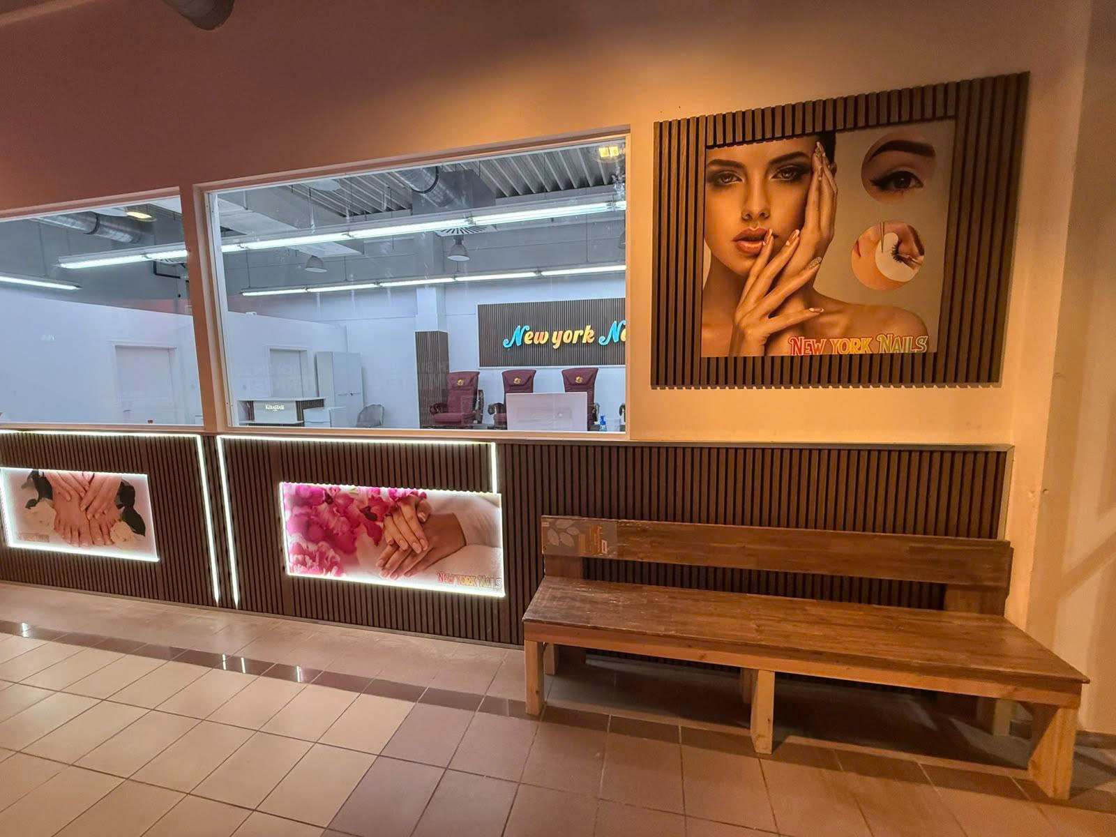 Wartebereich bei New York Nails Rheinfelden
