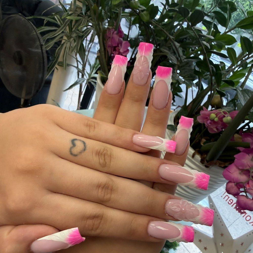 Echte Nagelarbeit aus dem Studio