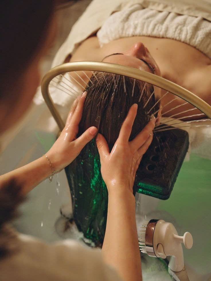 Relaxing hair and head spa treatment moment