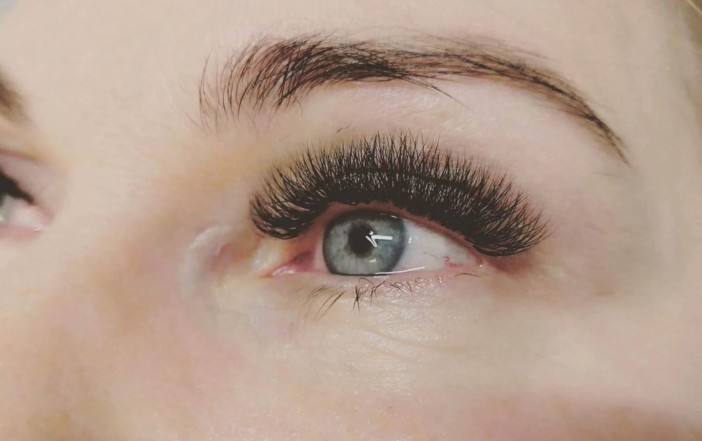 Volume eyelash extension detail