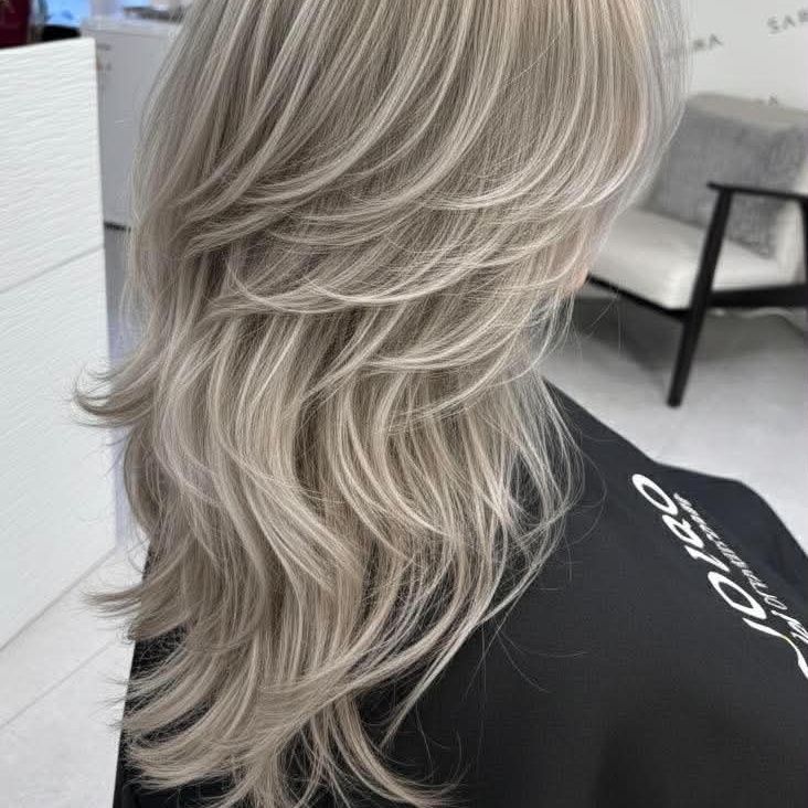 Hår / Hair volume and waves at Sara Beauty