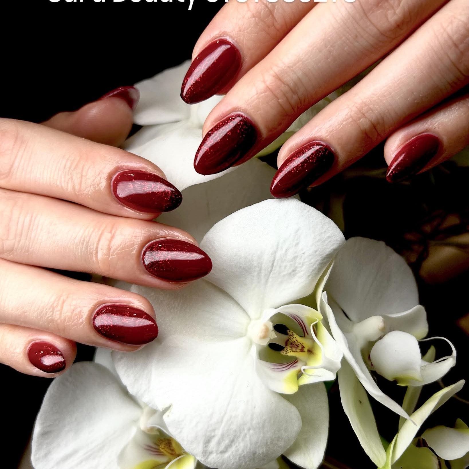Naglar / Nails elegant manicure result at Sara Beauty