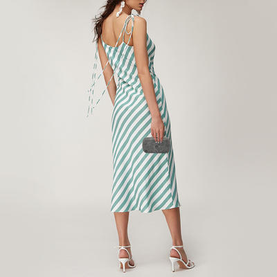 Alexander McQueen Grey Stingray Leather Skull Box Clutch