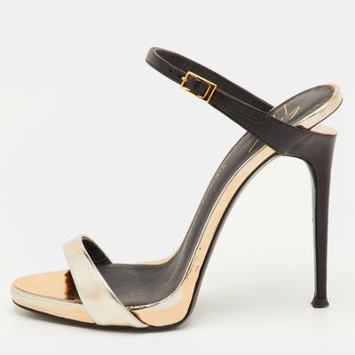 Giuseppe Zanotti Size 34.5 Metallic/Black Foil Leather Sandals