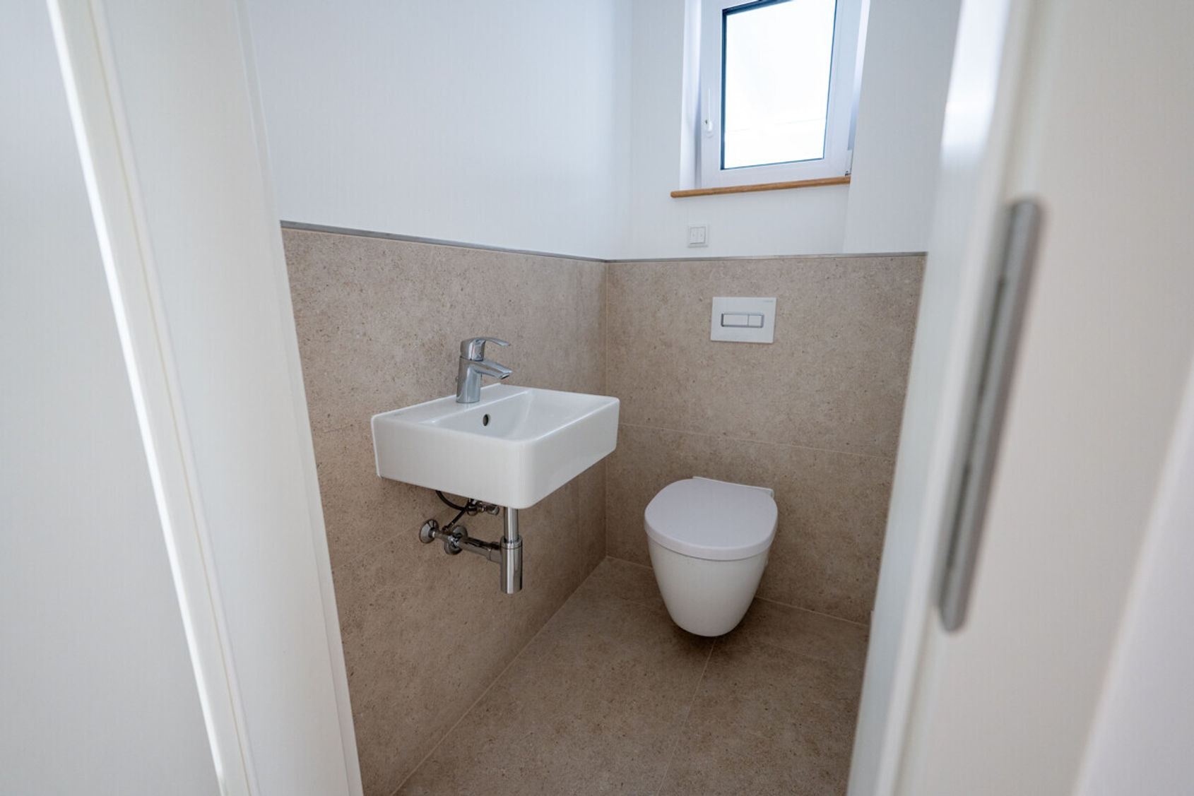 WC im Erdgeschoss – Doppelhaushälfte in Siegburg, Bild 5