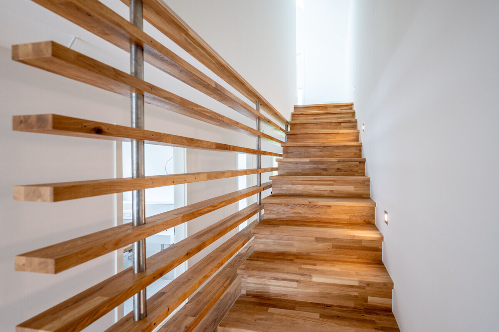 Treppe in die 2. Etage – Doppelhaushälfte in Siegburg, Bild 17