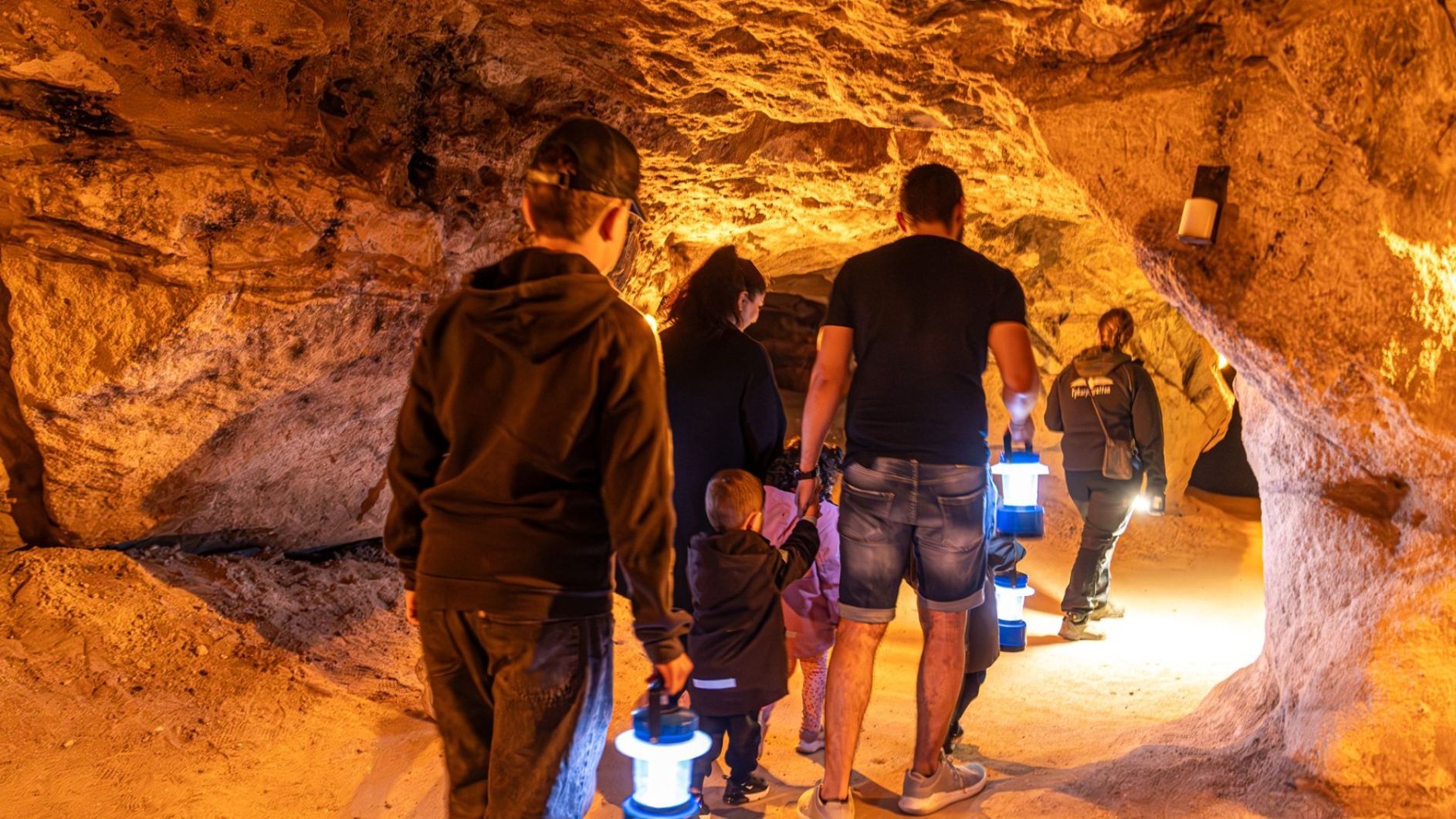 Guidad tur i Tykarpsgrottan / Guided Tour of Tykarpsgrottan