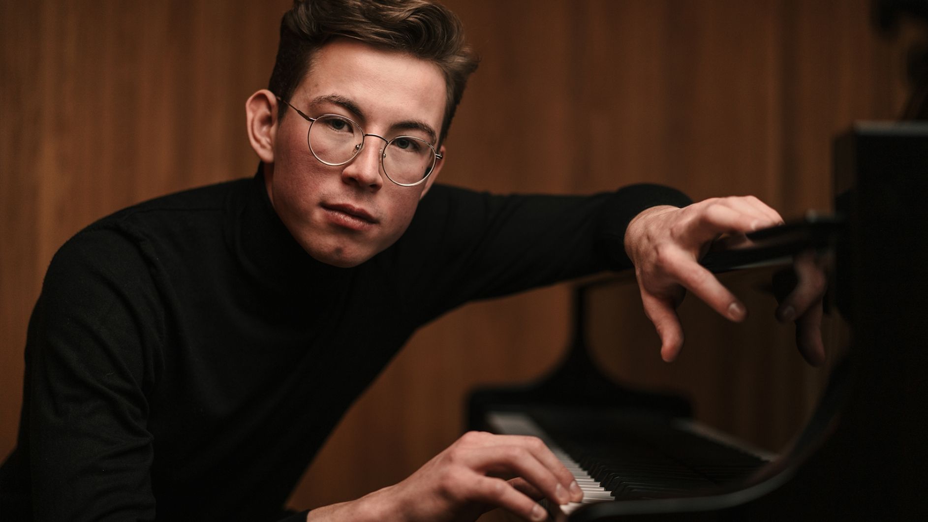 Lunchkonsert: Folkmusik och saga på piano