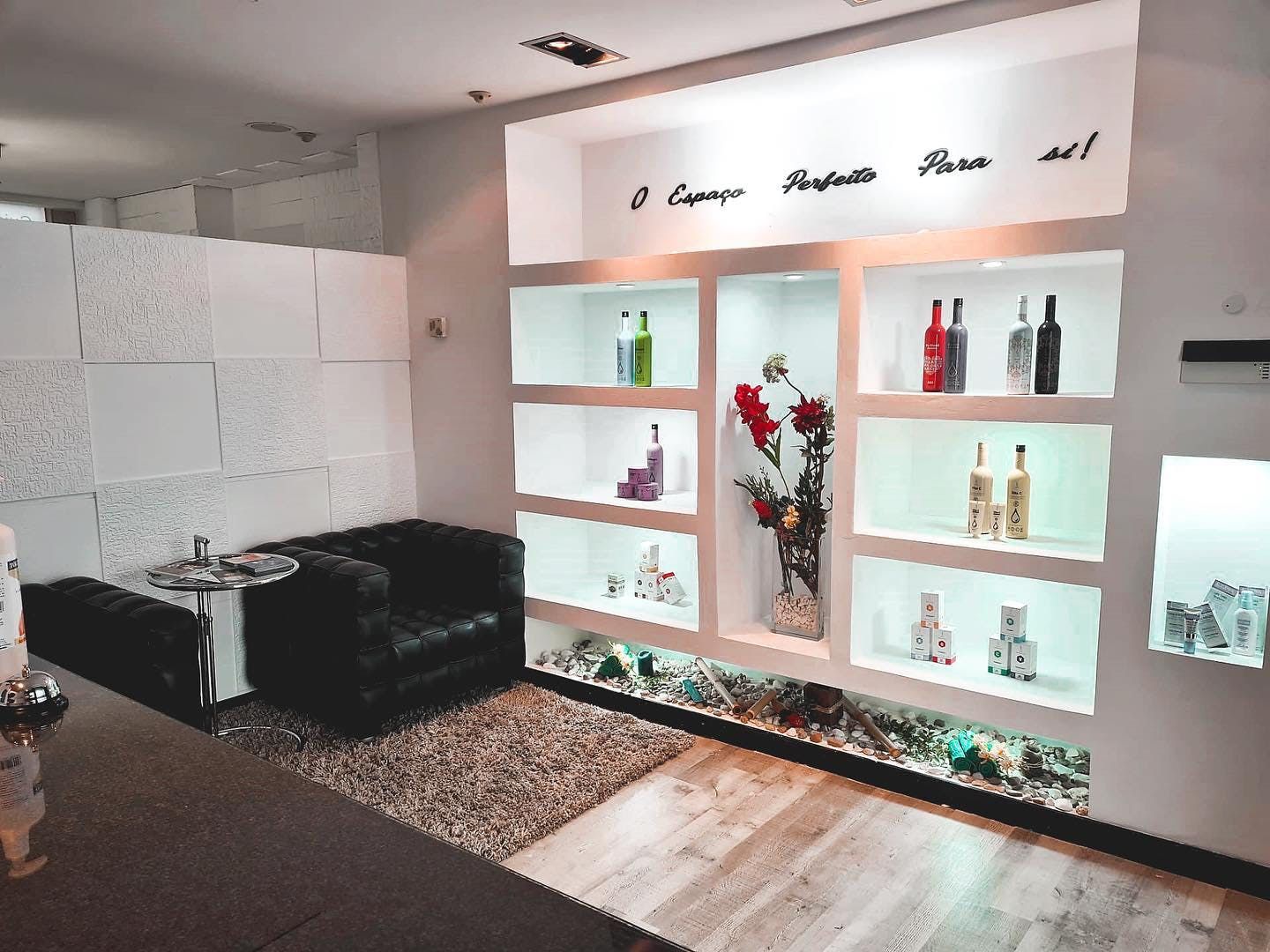 La Silhouette Advanced Esthetic Clinic - Image 2