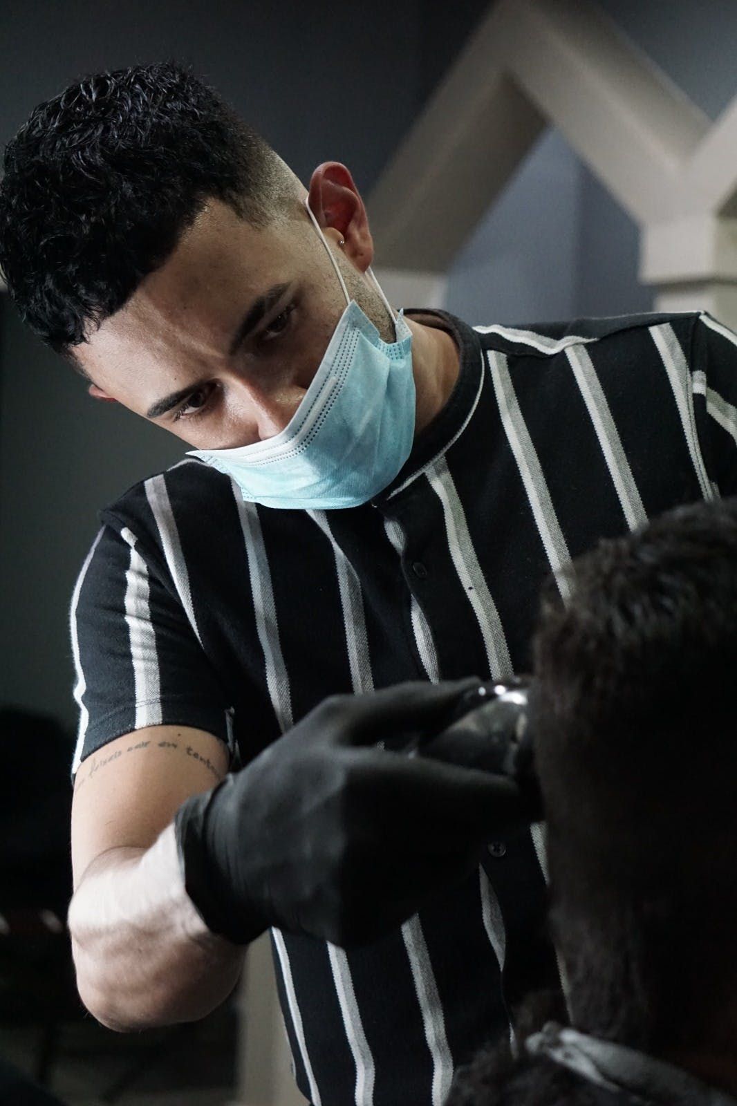 Golden Hands Barbershop - Image 4