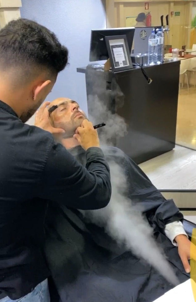 Golden Hands Barbershop - Image 7