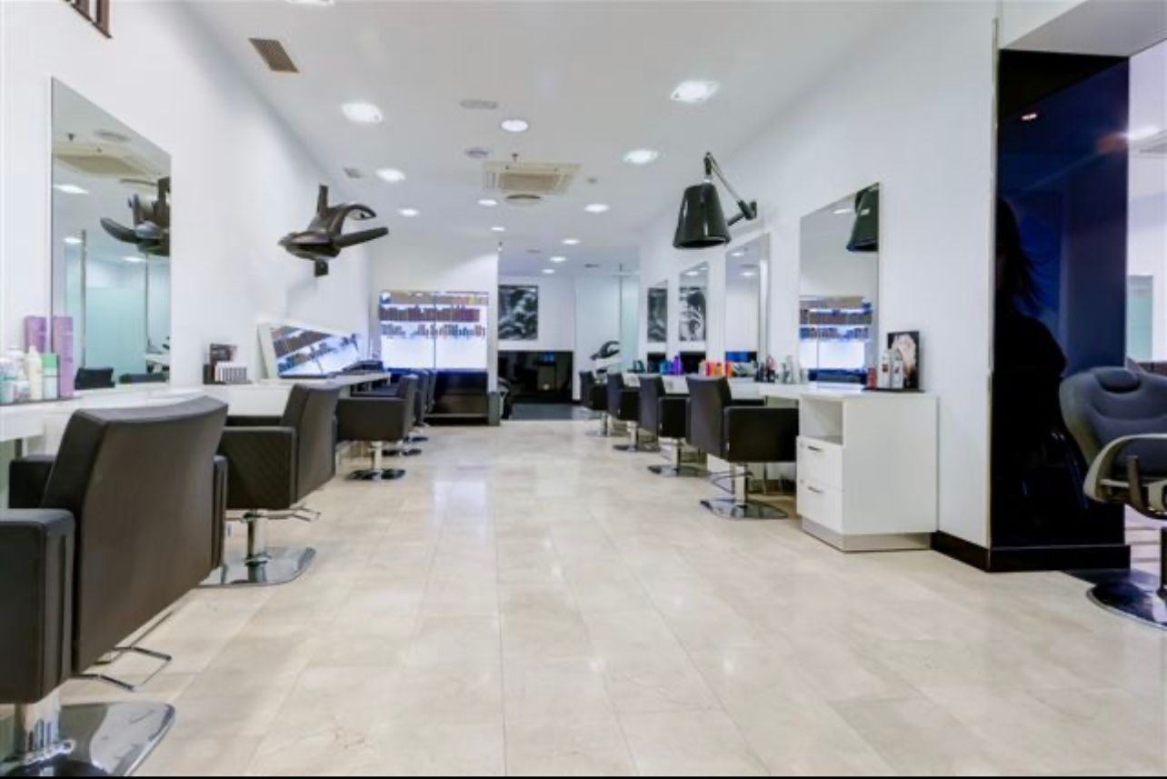 Salón Luis & Tachi - CC Arturo Soria Plaza - Image 3