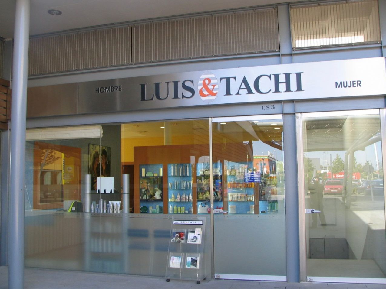 Salón Luis & Tachi - CC Equinoccio - Image 5