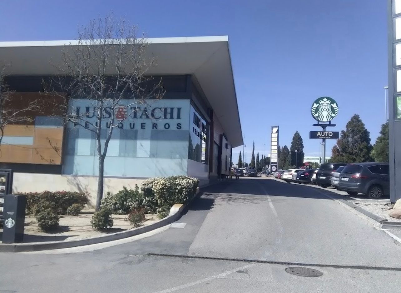 Salón Luis & Tachi - CC Equinoccio - Image 6