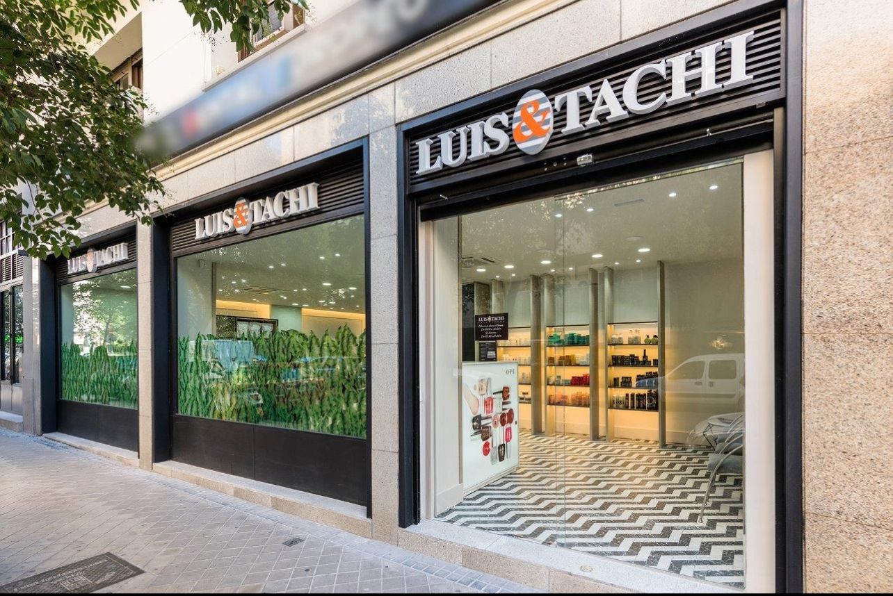 Salón Luis & Tachi Mujer - Antonio Acuña - Image 8