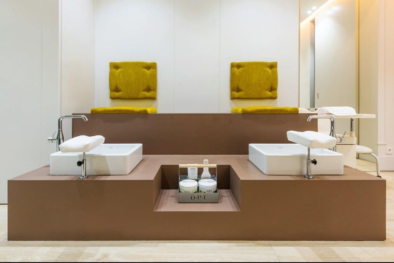 Salón Luis & Tachi Mujer - Antonio Acuña - Image 4
