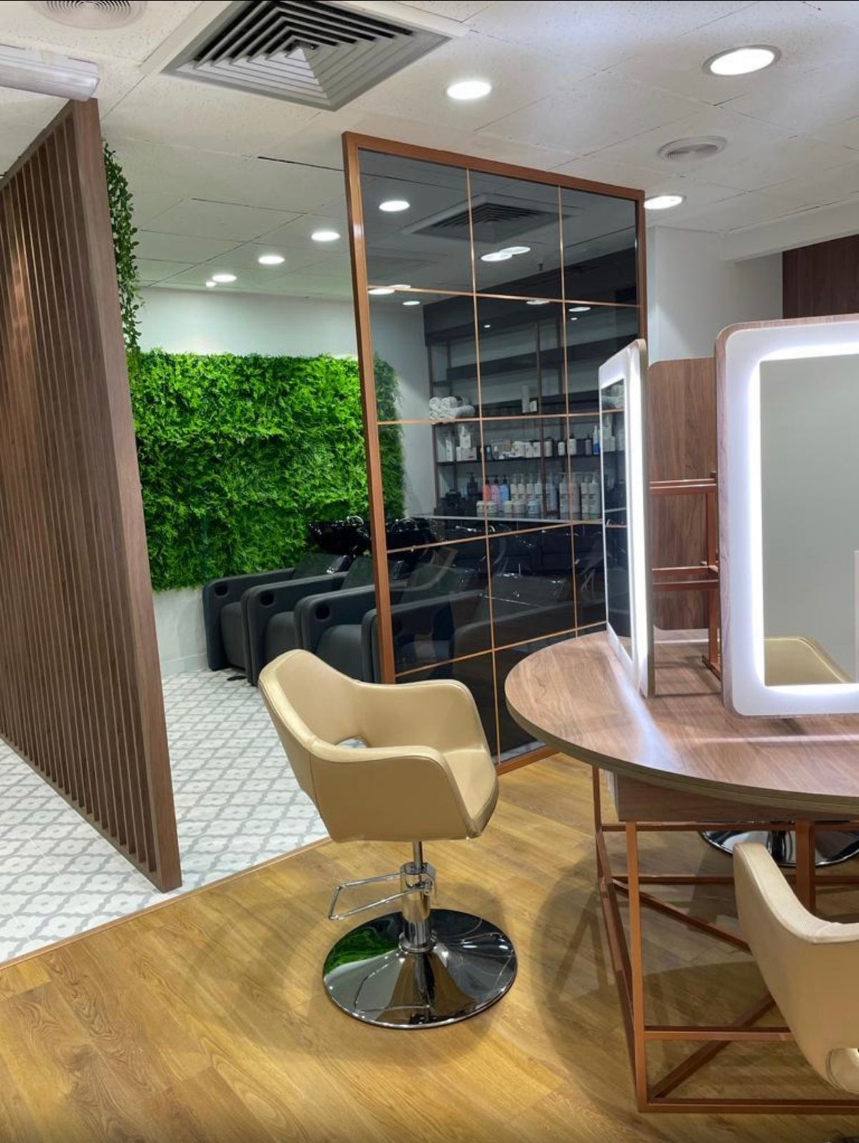 Salón Luis & Tachi - El Corte Inglés Jerez - Image 3