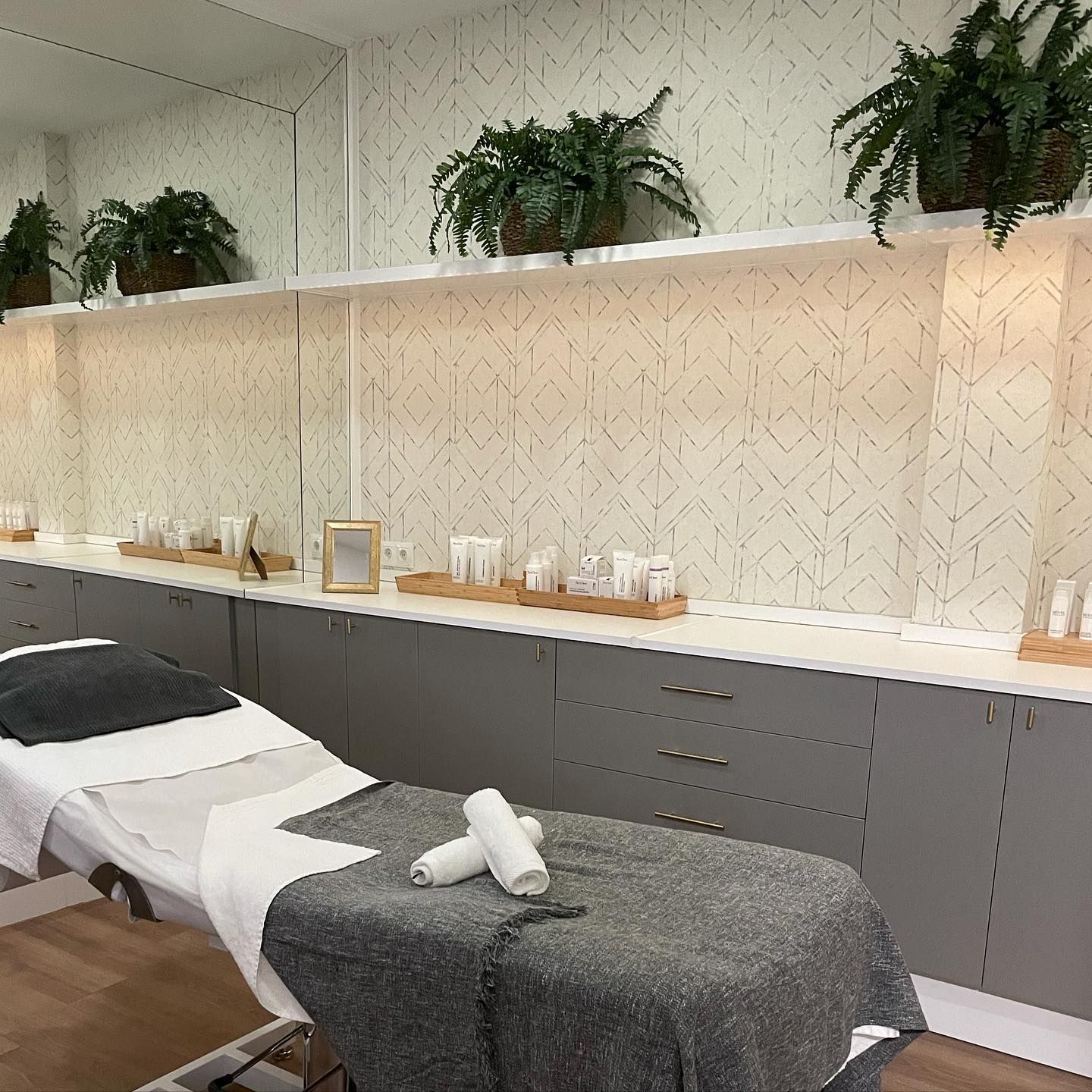 Menta Beauty Place - Estética Y Aparatología - Image 5