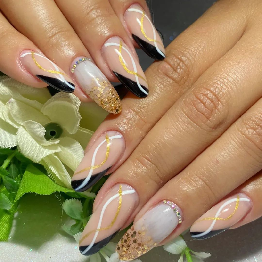 Studio Isa Rocha Nails - Image 1