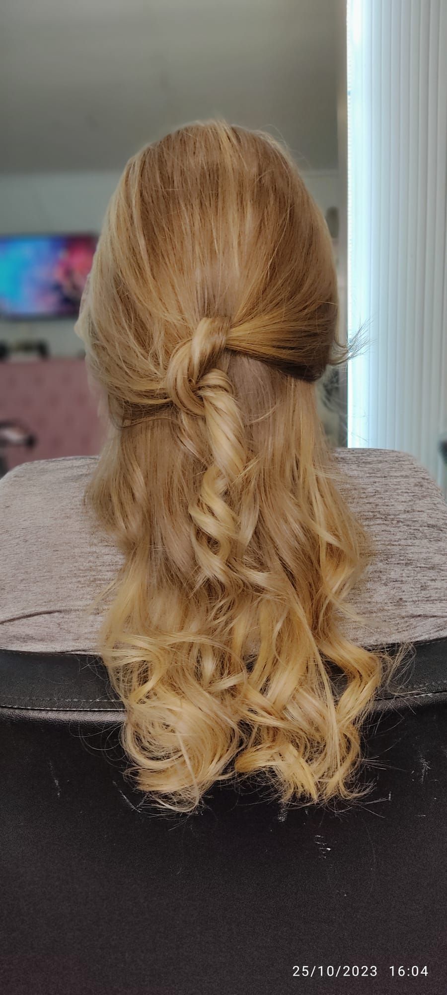 Ursula Sbizera Hair Stylist - Image 6