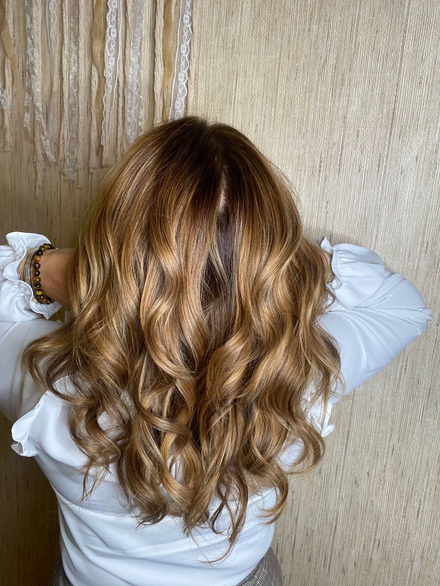Izis Brandino Hair Stylist - Image 3