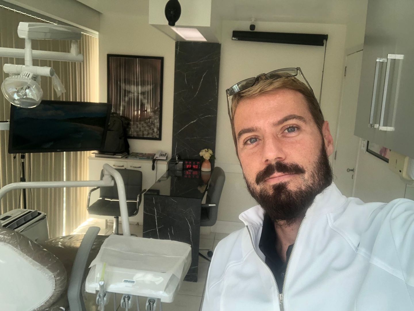 Consultório Dentário - Dr. André Luis S. Neves de Paiva - Unidade Barra da Tijuca - Image 1