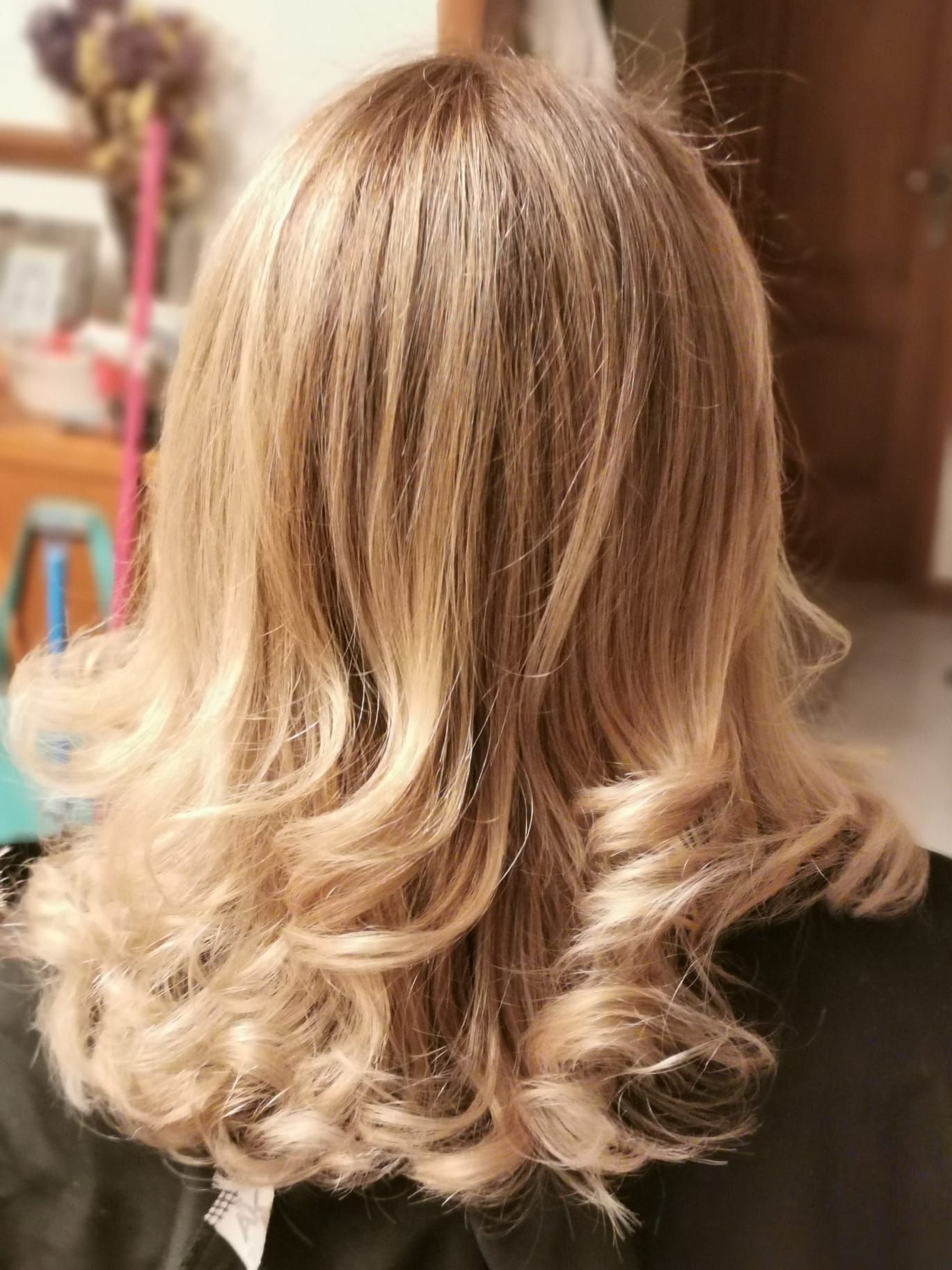 Karla Sara Hair Colorist - Image 27