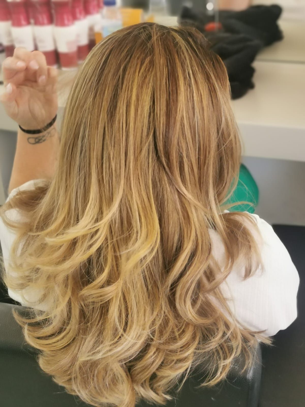 Karla Sara Hair Colorist - Image 41