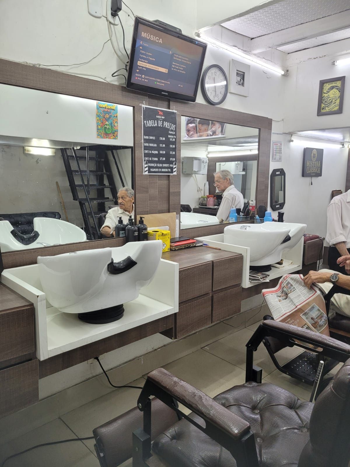 M Barber Shop Leblon - Image 6