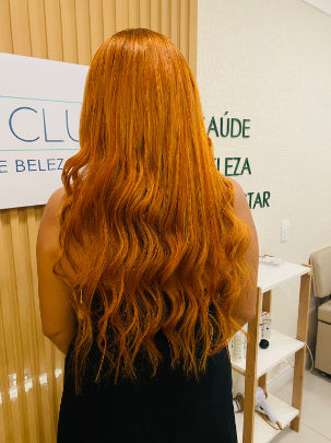 Fabí Mega Hair Stylist - Image 2