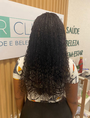 Fabí Mega Hair Stylist - Image 4