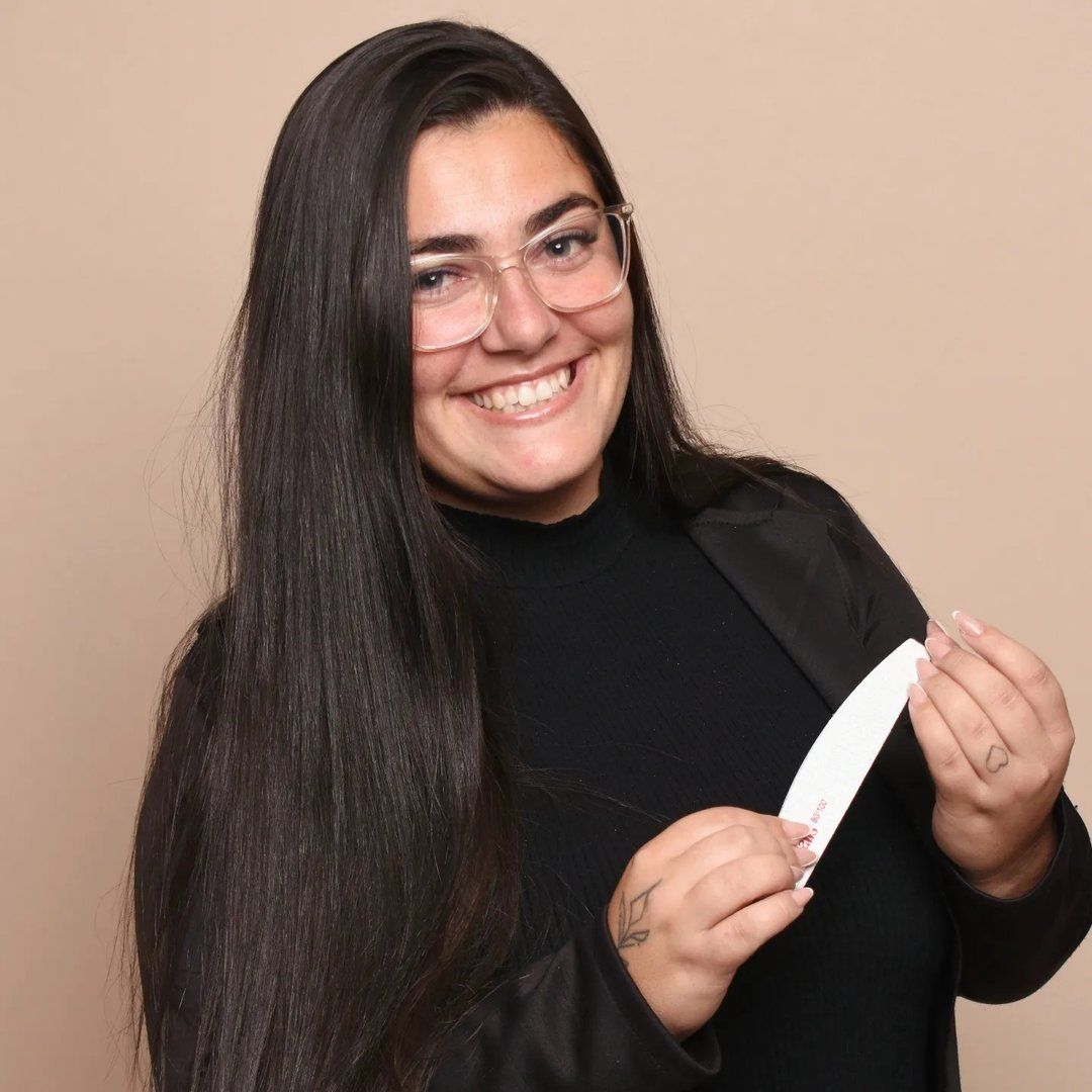 Julia Lino Nails - Image 1