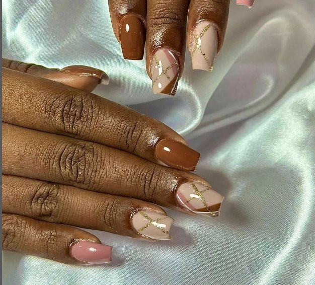 Julia Lino Nails - Image 2