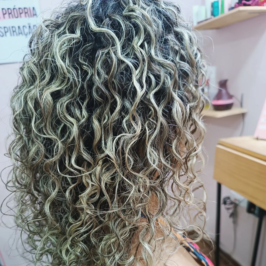 Clínica de Saúde e Beleza Capilar | Daiane Cristina - Image 2