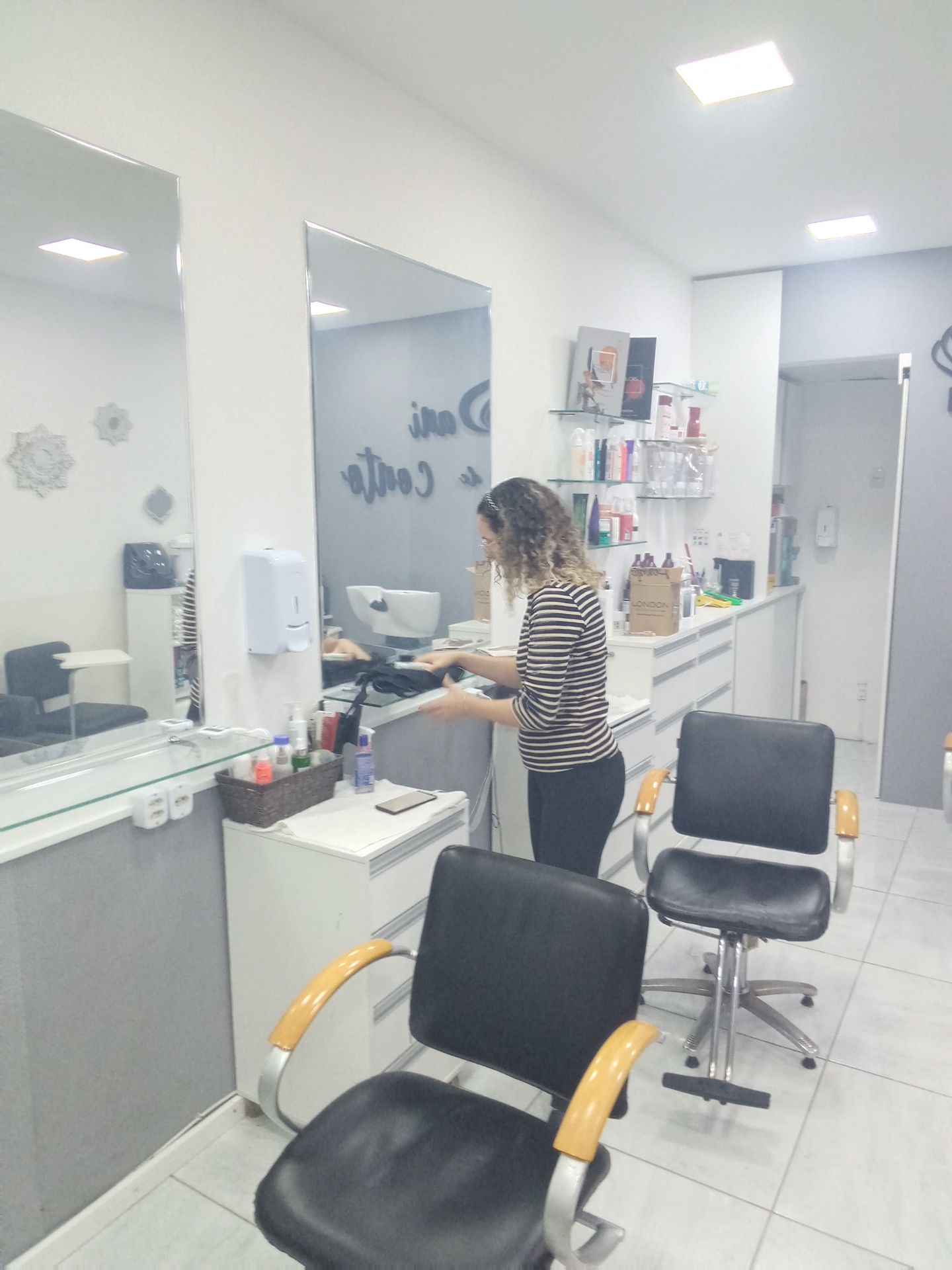 Dani de Conto Hair Studio - Image 11