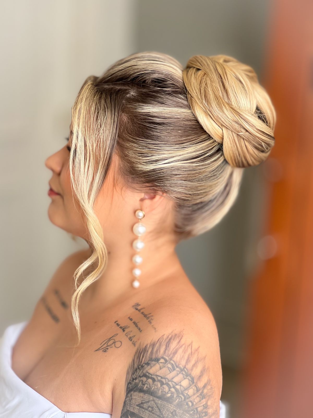 Andria Valença Maquiagem e Penteado - Image 7