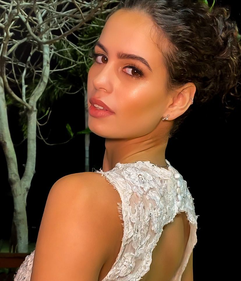 Andria Valença Maquiagem e Penteado - Image 11