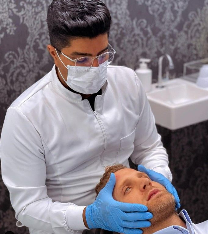 Dr Helton Lopes Estética Personalizada - Studio Jardins - Image 3