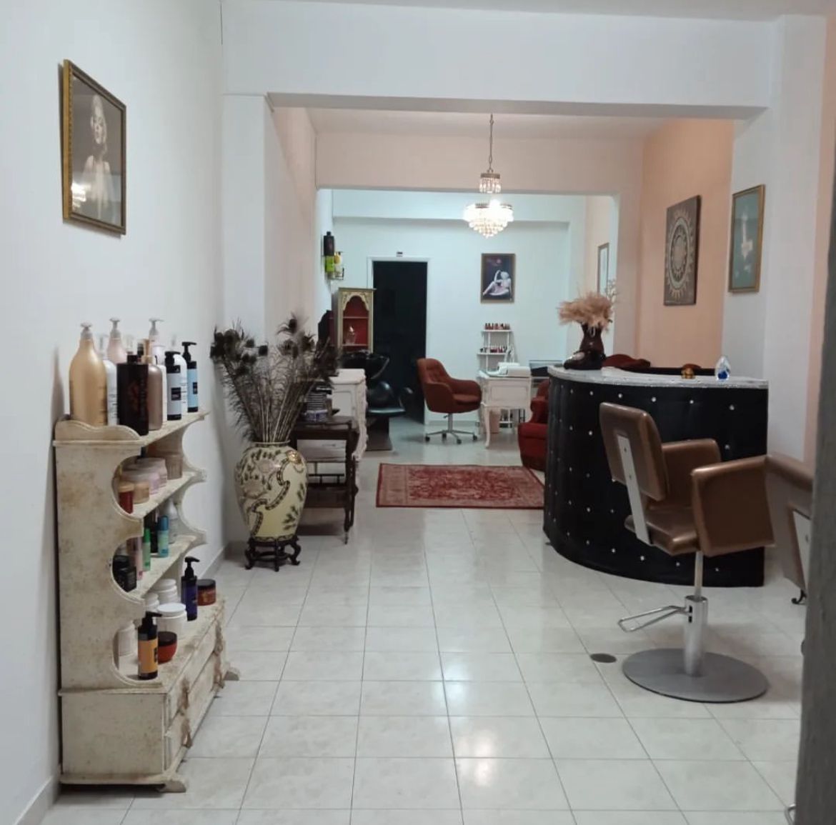 La Belle Vintage Beauty Salon